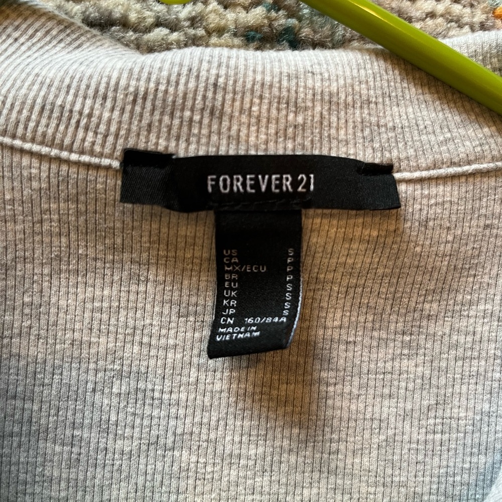 Cropped Collared Tee - Picture 2 of 8
